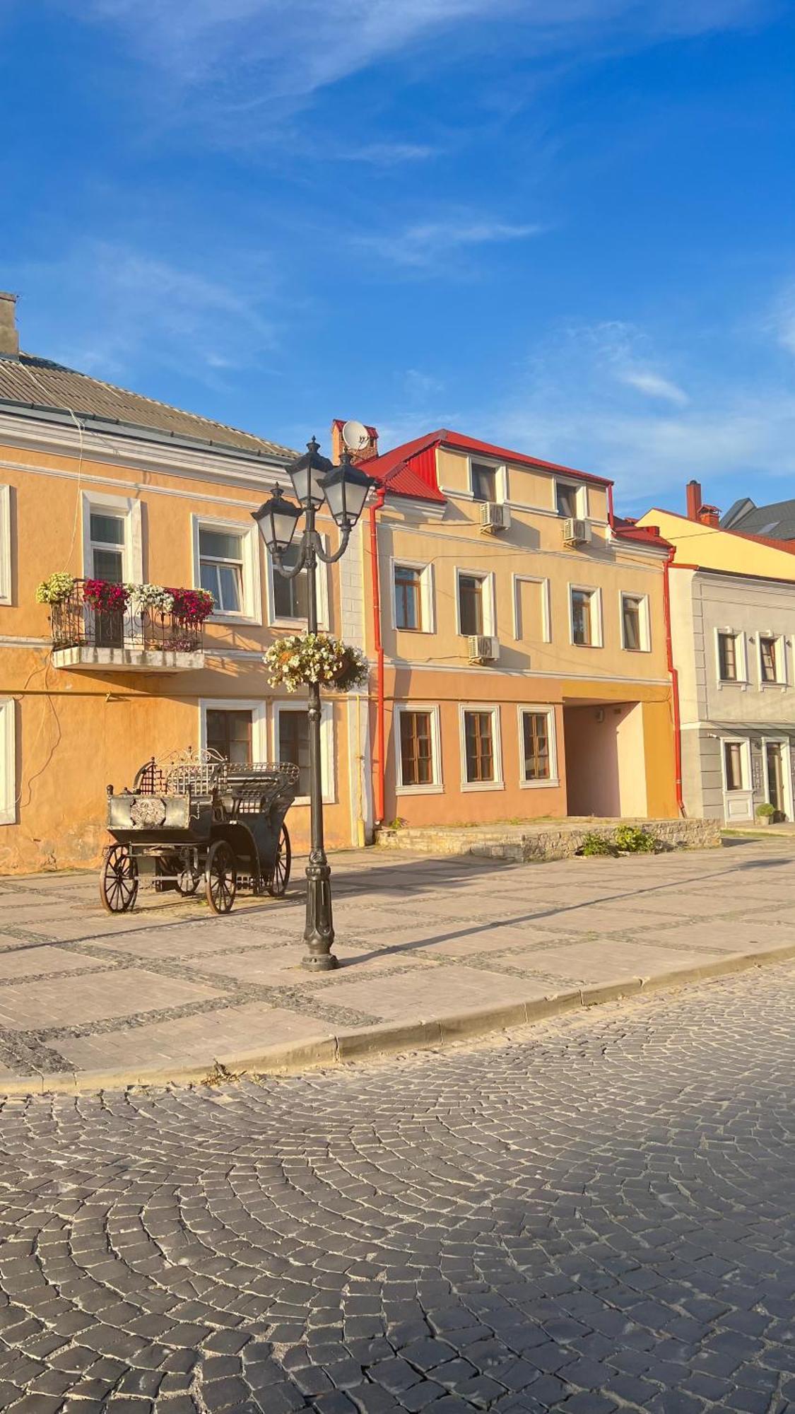 Чудові Апартаменти «D.I.M.» В Старому Місті Kamjanets-Podilsky Buitenkant foto